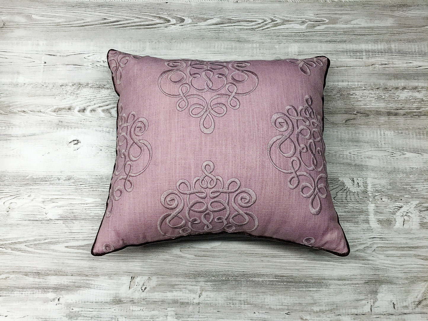 Luxury cushion "Exquisiteness and Soul"
