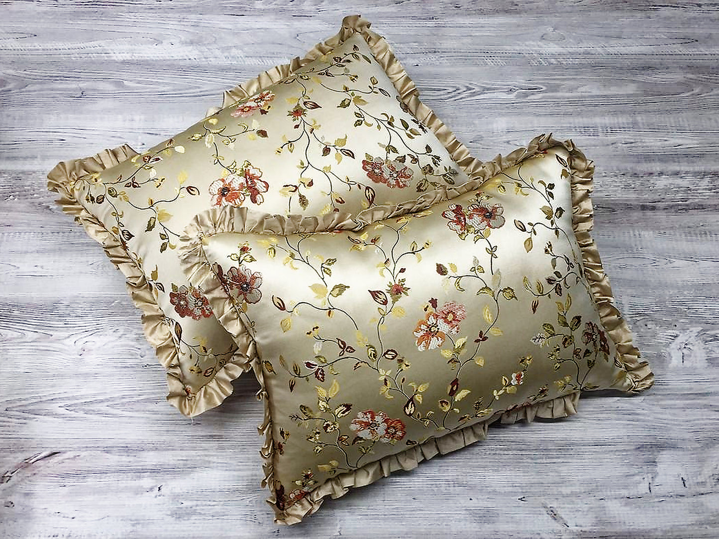Luxury cushion "Golden Meadow"