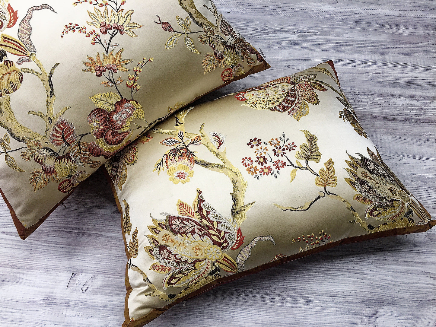 Luxury cushion "Fabulous Silk"