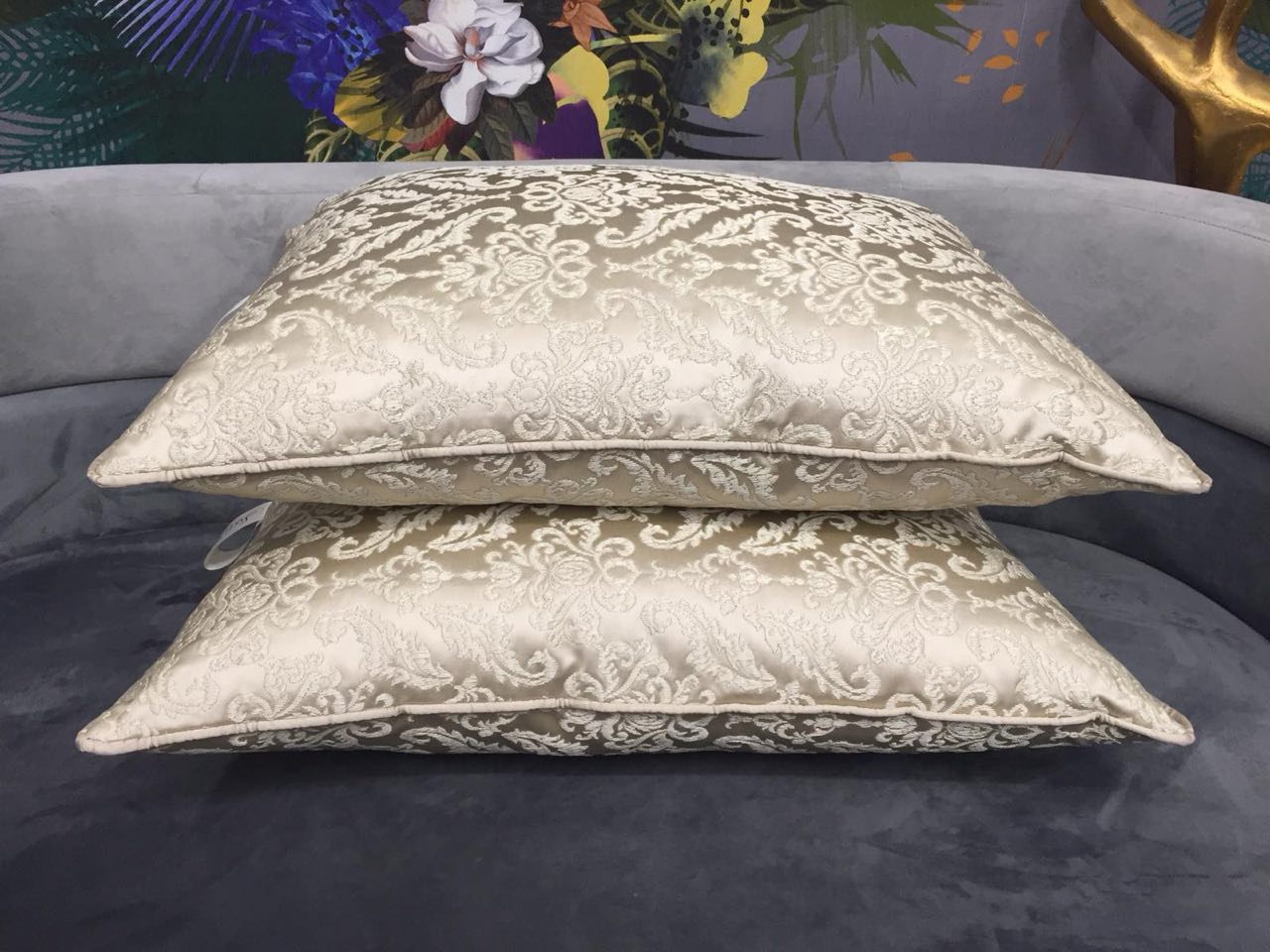 Celebracion cushion collection