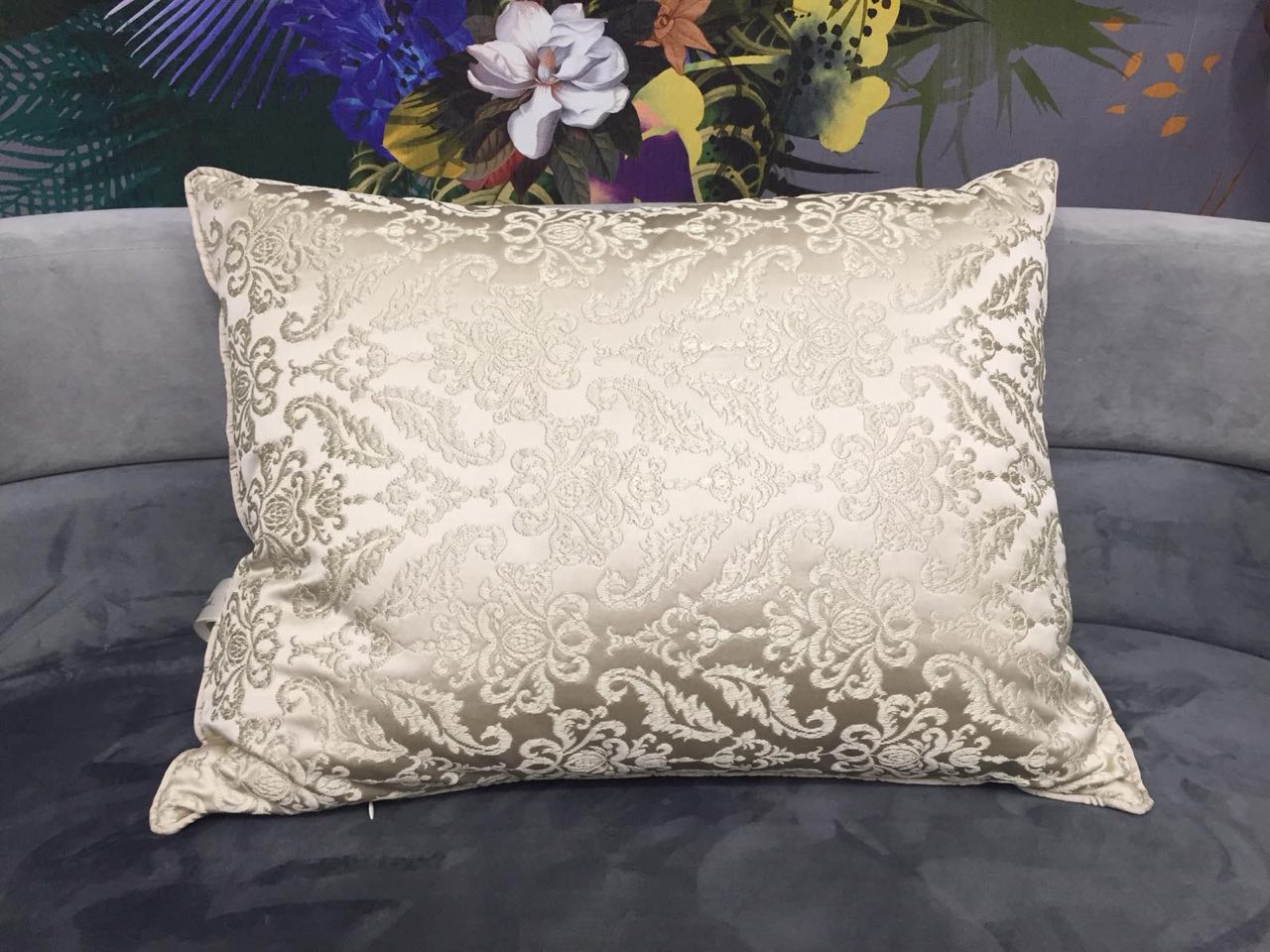 Celebracion cushion collection