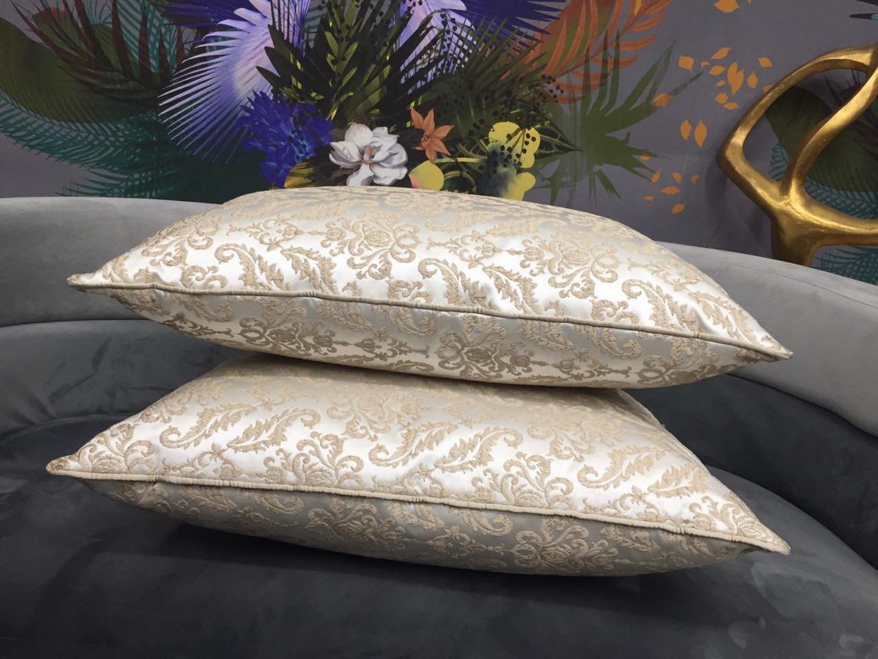 Celebracion cushion collection