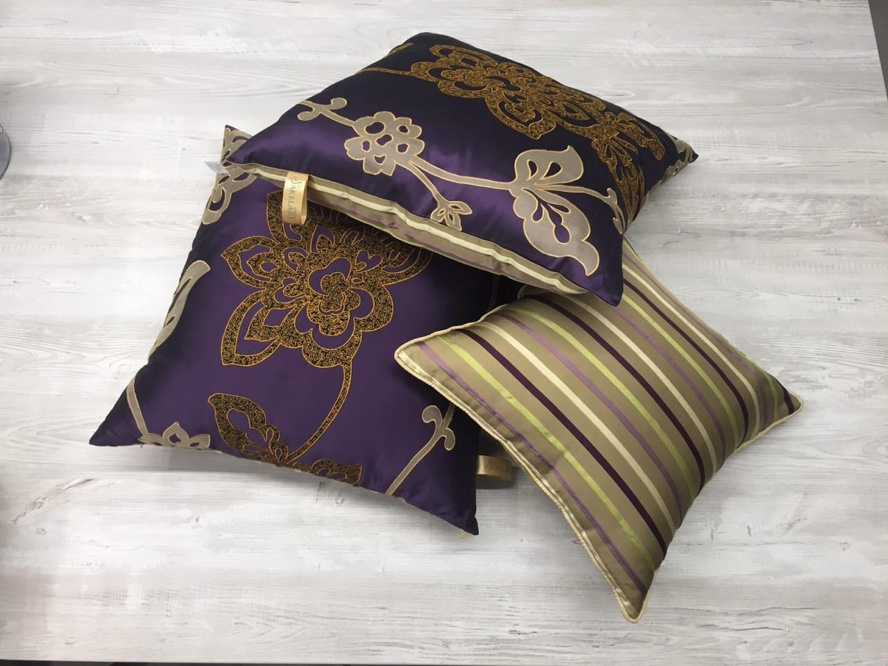 Colección Seda Violeta y a Rayas
