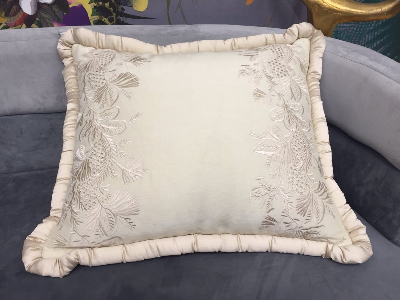 Colección de bordados de seda