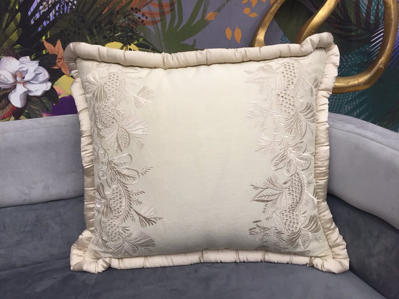 Colección de bordados de seda